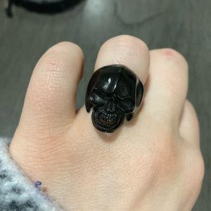 Black skull rock and roll ring. Unisex